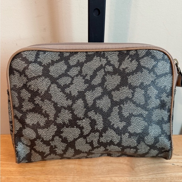 Yves Saint Laurent Clutch - Picture 2 of 9